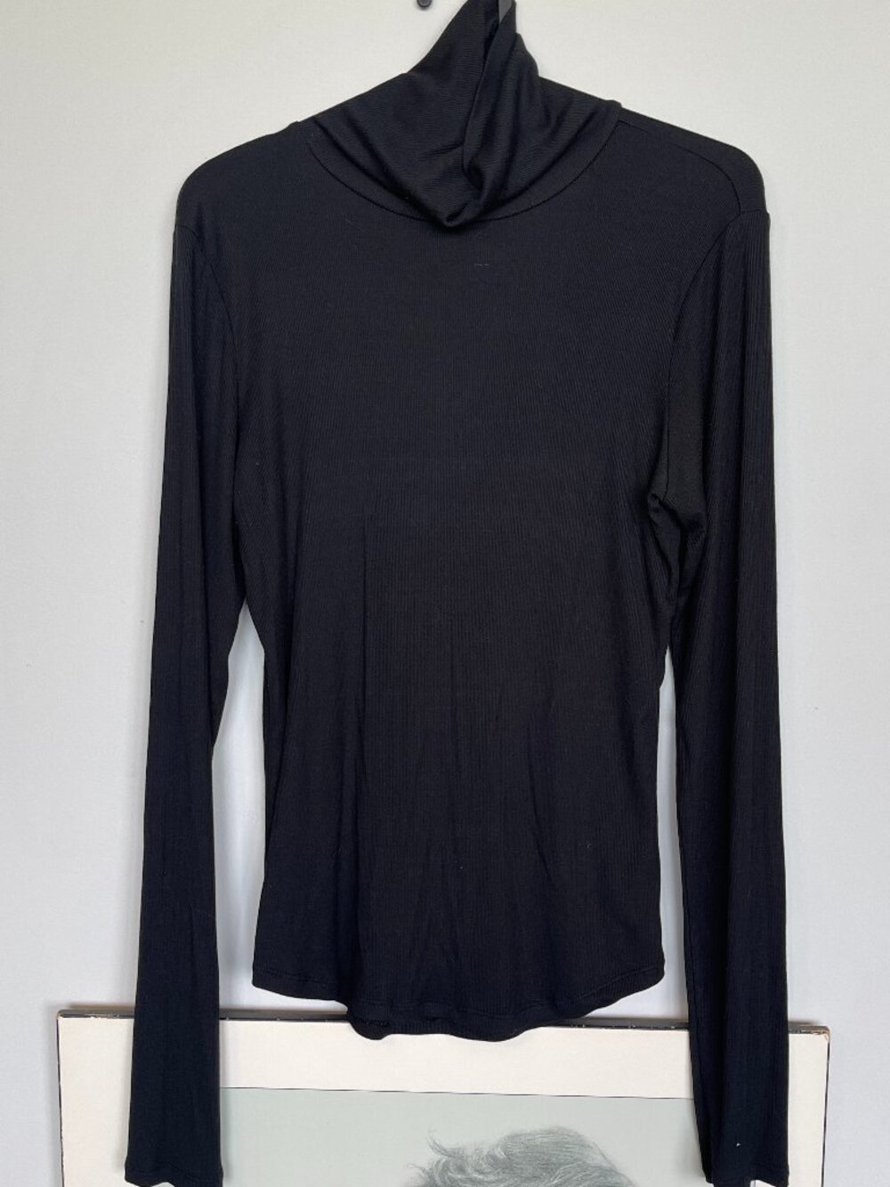 ARITZIA SUNDEH BODYCON RIBBED TURTLENECK IN BLACK SIZE LARGE